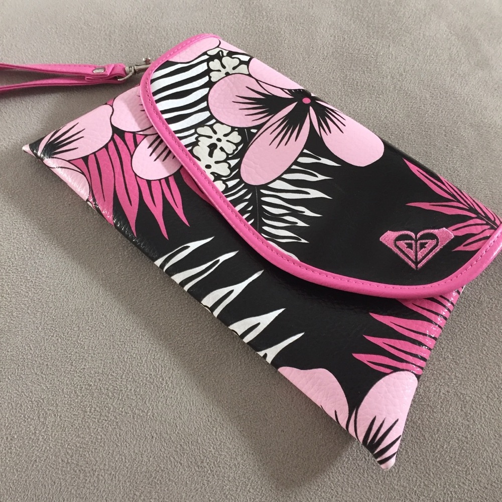 Roxy Tropical Print Wristlet